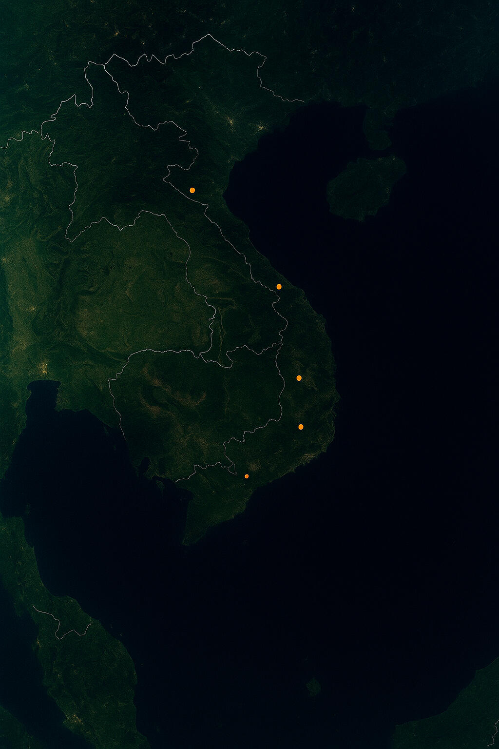 Chúng tôi xác lập vùng trồng theo khí hậu và thổ nhưỡng phù hợp nhất với từng loài. Một số nguyên liệu đến từ vùng khí hậu lạnh ngoài Việt Nam, thay đổi theo mùa – nhưng được phối theo tinh thần thảo hoa bản địa và độ sạch tiêu chuẩn.