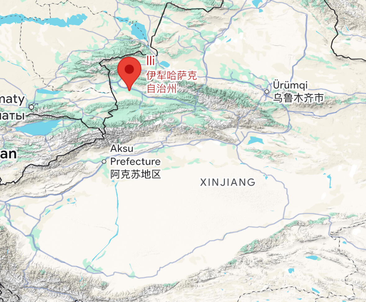 Nép mình trong thung lũng sông Ili của Tân Cương, oải hương Trung Quốc sinh trưởng ở một vùng thường được gọi là “Miền nam nước Pháp của phương Đông”.