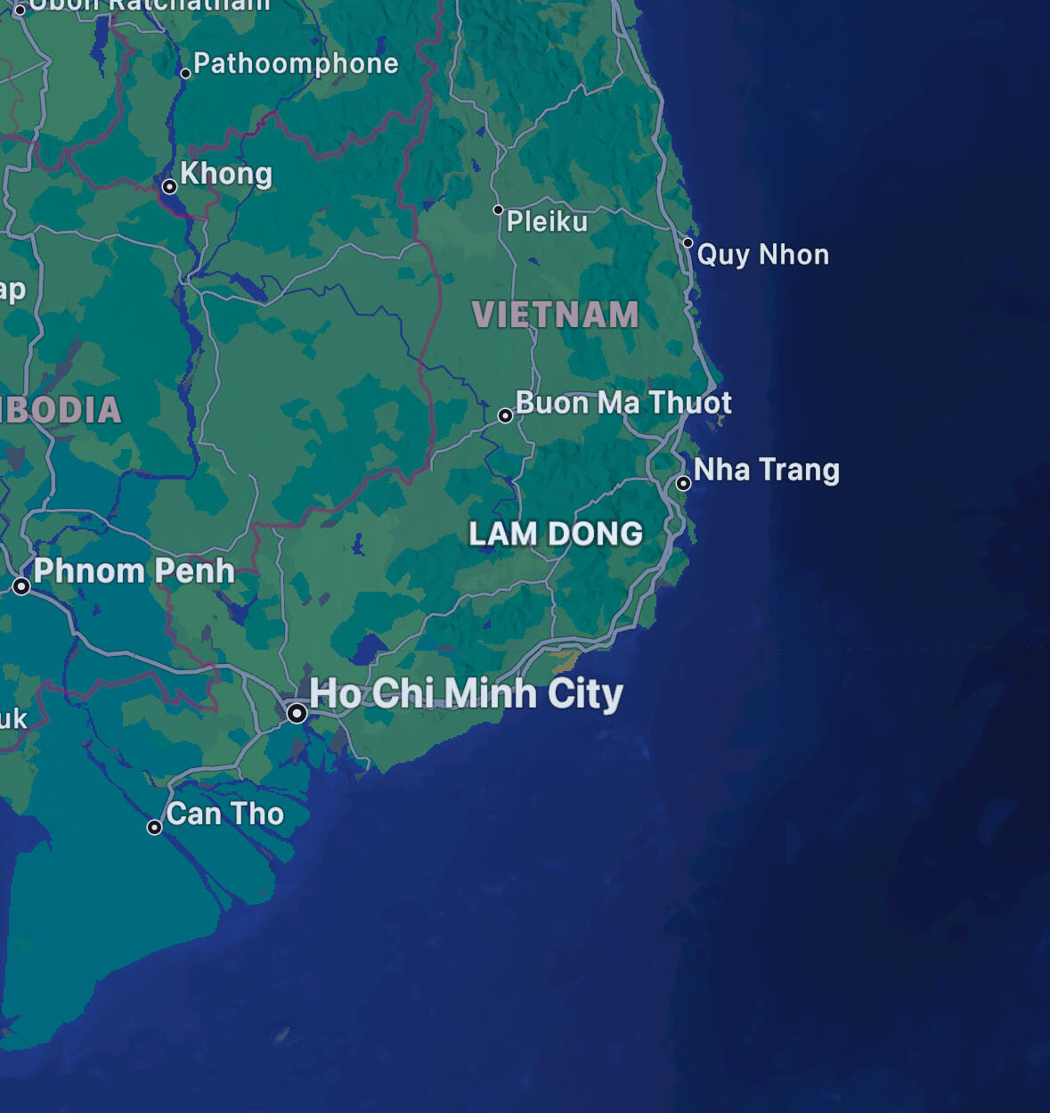 Cỏ ngọt trong công thức Erlism đến từ vùng nguyên liệu Lâm Đồng – Đà Lạt. Đây là một trong những khu vực sớm trồng cỏ ngọt tại Việt Nam, được nhiều nhóm nghiên cứu lựa chọn làm nguồn lá mẫu khi phân tích thành phần tạo ngọt tự nhiên từ loại cây này.