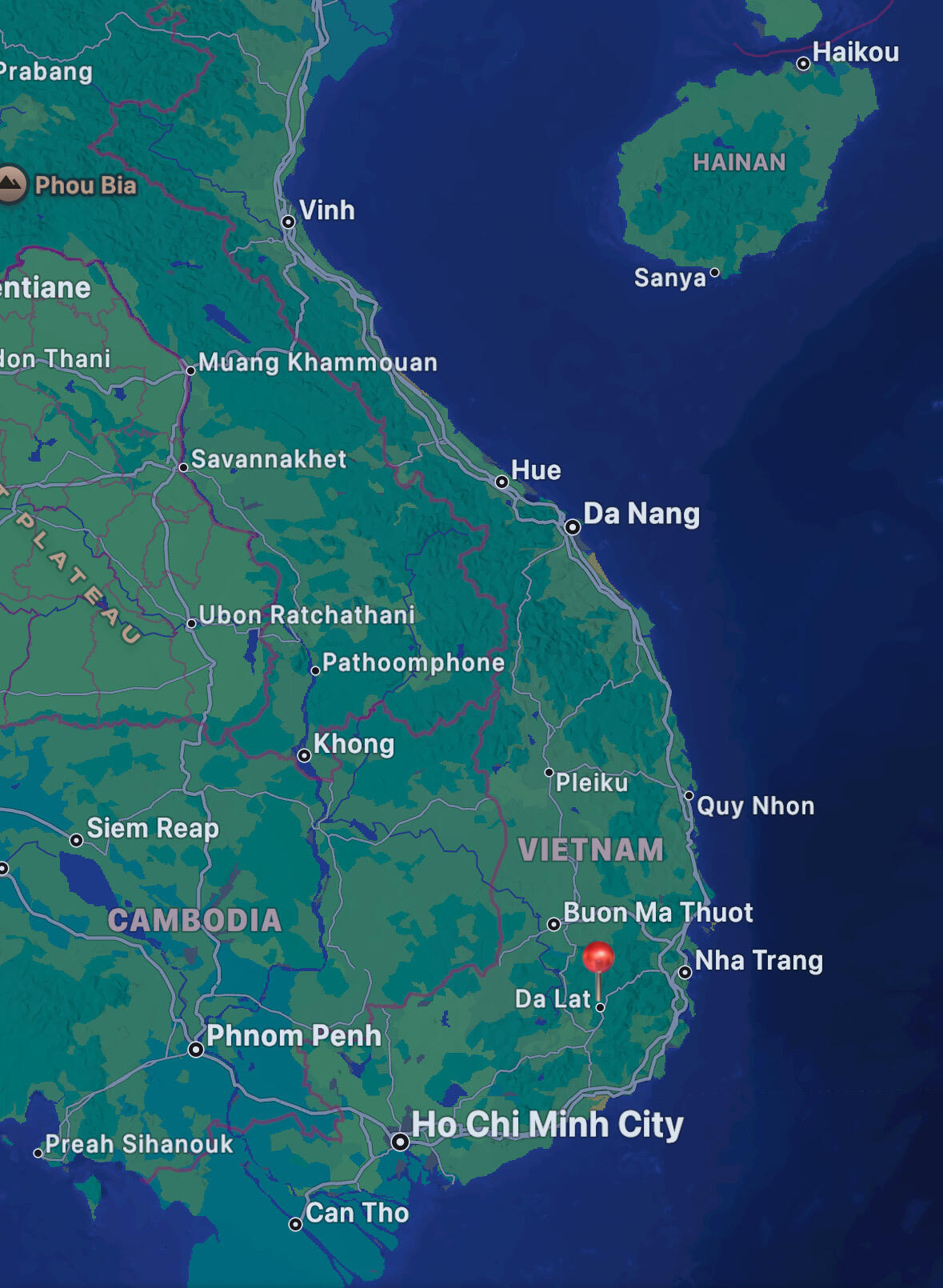 Bạc hà trong công thức của chúng tôi được trồng tại Đà Lạt (cao khoảng 1.475 m), nơi có khí hậu ôn hòa quanh năm với nhiệt độ trung bình khoảng 17,8 °C.